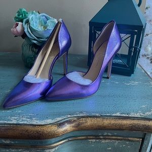 GORGEOUS Purple Metallic 4in Stiletto’s…if you like purple these are for you!!